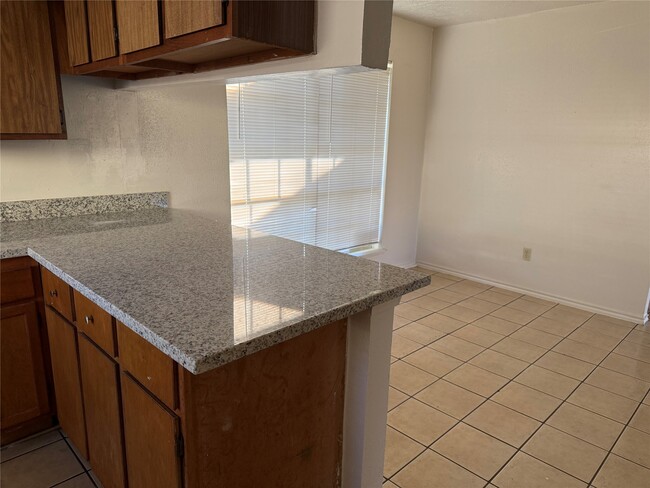 Building Photo - 2114 W Greens Rd