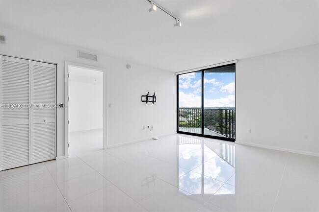 Building Photo - 5252 NW 85th Ave