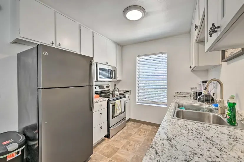 Building Photo - 5760 Jackson Dr