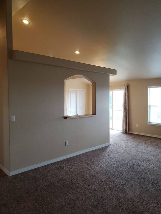 Building Photo - July & August Rent FREE - Central Heat & Air/ Garage/ Bonus Room