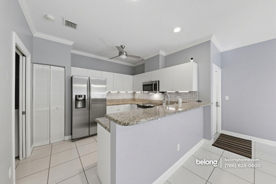 Building Photo - 616 SW 6th St