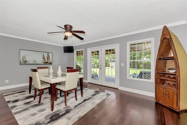 Building Photo - 1894 Loma Linda St