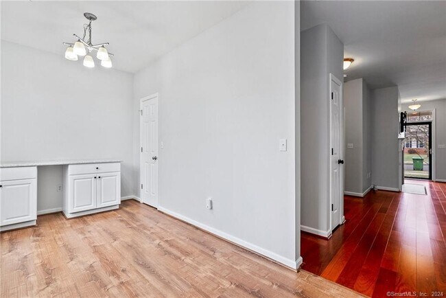 Building Photo - 6 Rhodora Terrace