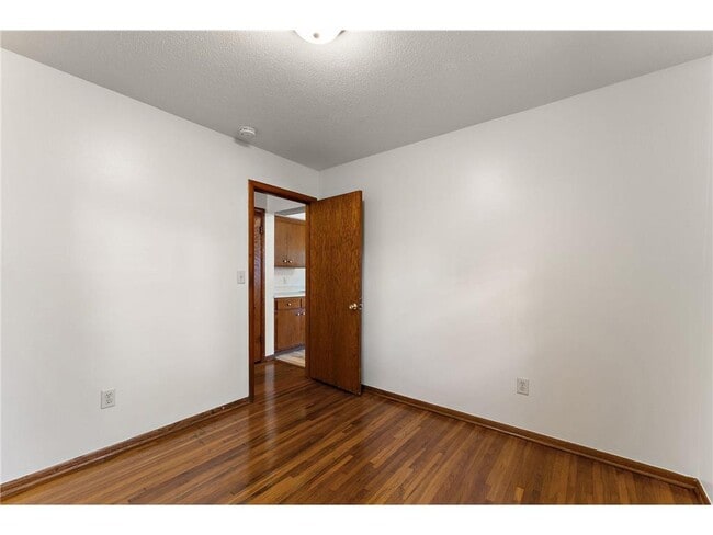 Building Photo - 4028 Cleveland St NE
