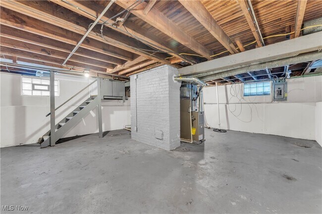 Building Photo - 19351 Renwood Ave