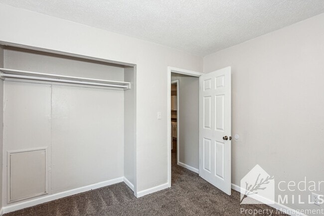 Building Photo - 2 bedroom home, GET 1/2 OFF 1ST MONTH!