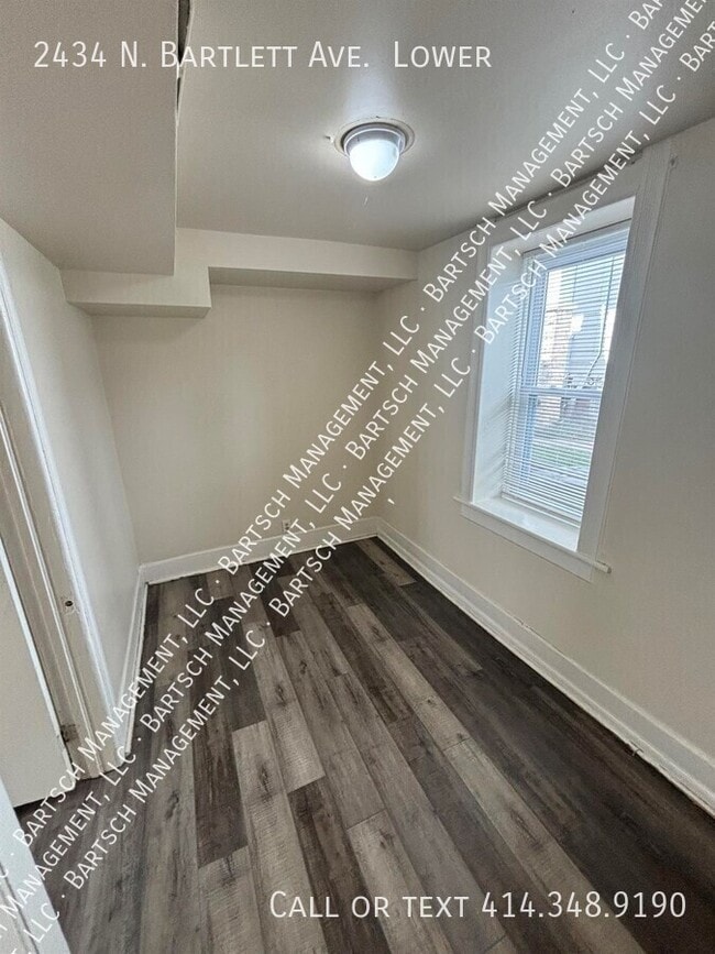 Building Photo - 2434 N Bartlett Ave