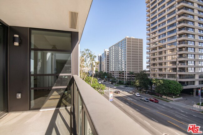 Building Photo - 10777 Wilshire Blvd