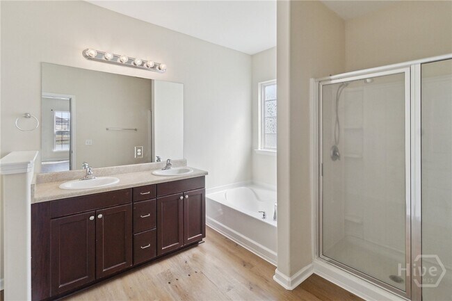 Building Photo - 117 Greyfield Cir