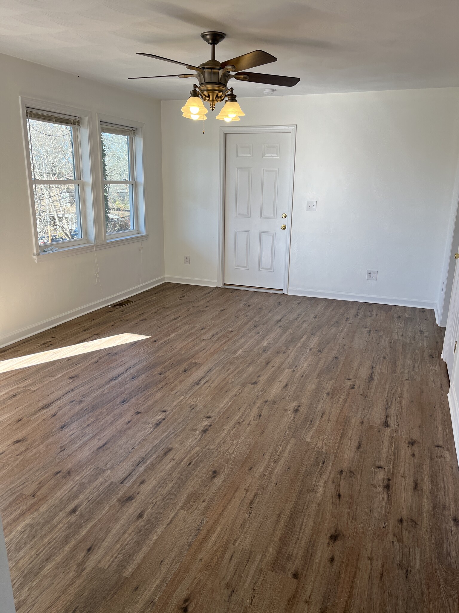 Living Room - 1503 Grissom Ln