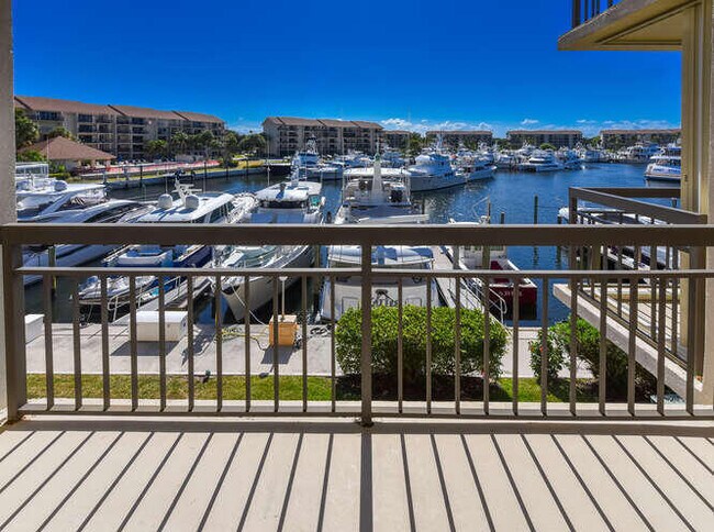 Building Photo - 2601 Marina Isle Way