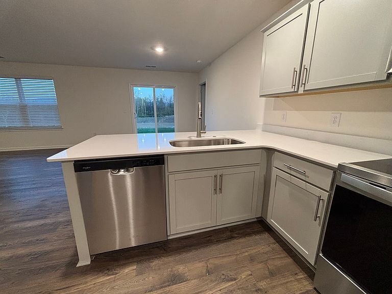 Building Photo - 1011 Persimmon Holw