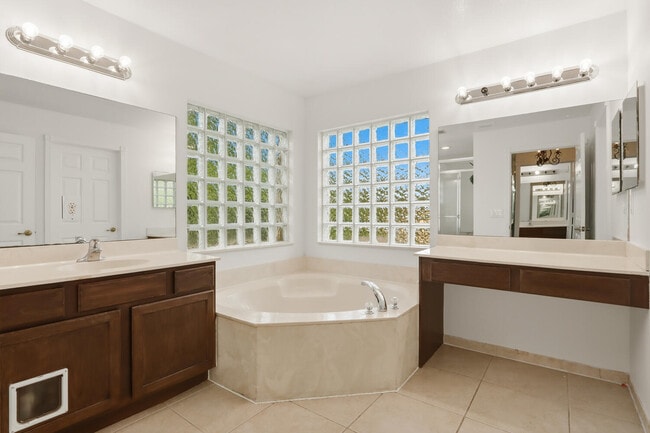 Building Photo - 1085 Center Stone Ln