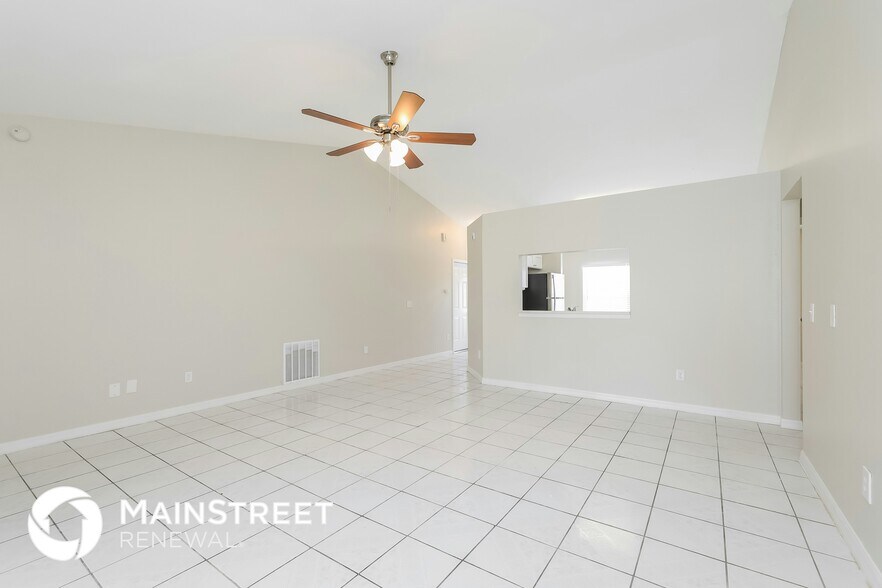 Building Photo - 807 Savona Pl