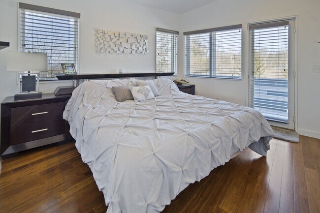 Building Photo - 135 Muzzy Rd