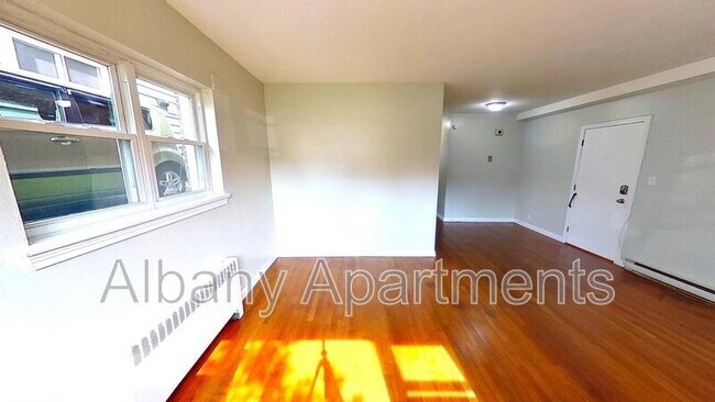 Building Photo - 31 Parkwood St