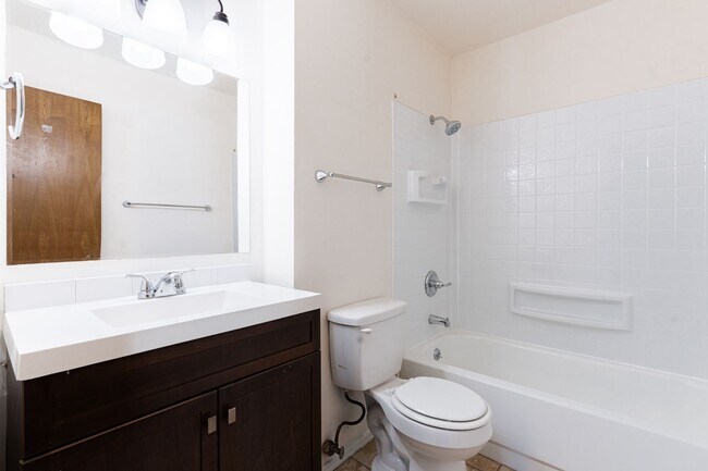 Building Photo - Beautifully updated 3-bedroom, 2-bathroom home