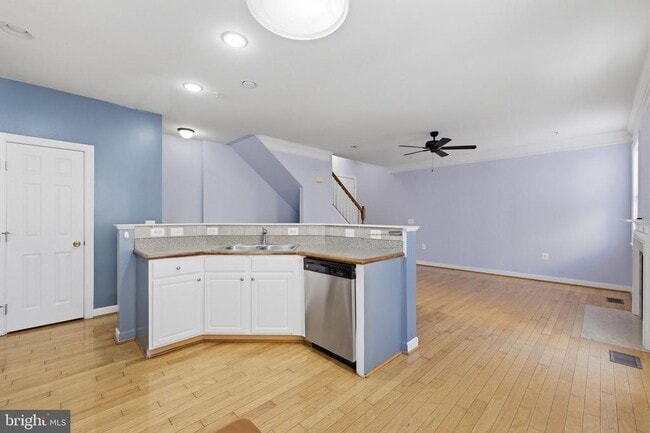 Building Photo - 2454 Curie Ct