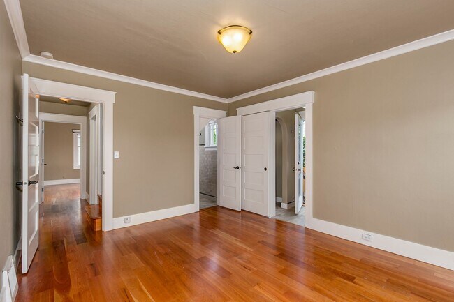 Building Photo - Beautiful Historic Multi Generational home in Heart of Snohomish