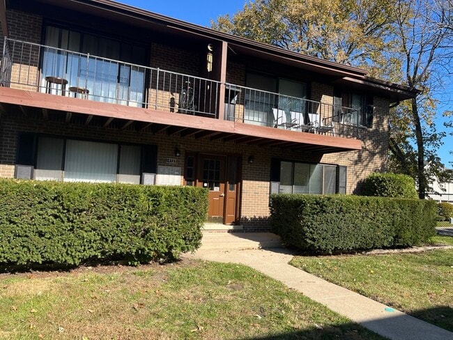 Primary Photo - 14737 Kilpatrick Ave