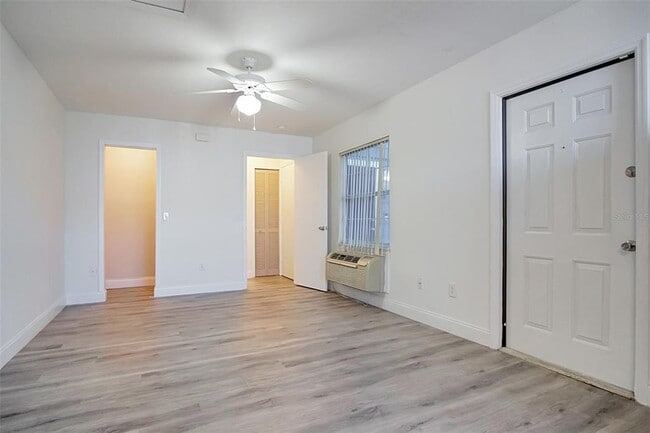 Building Photo - 526 Caribbean Dr