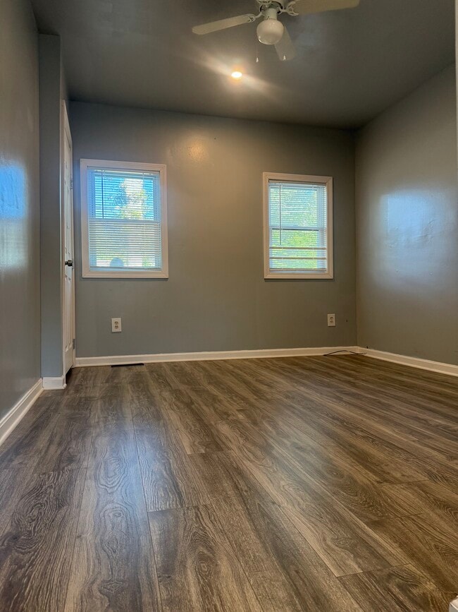 Building Photo - 18 Pine St