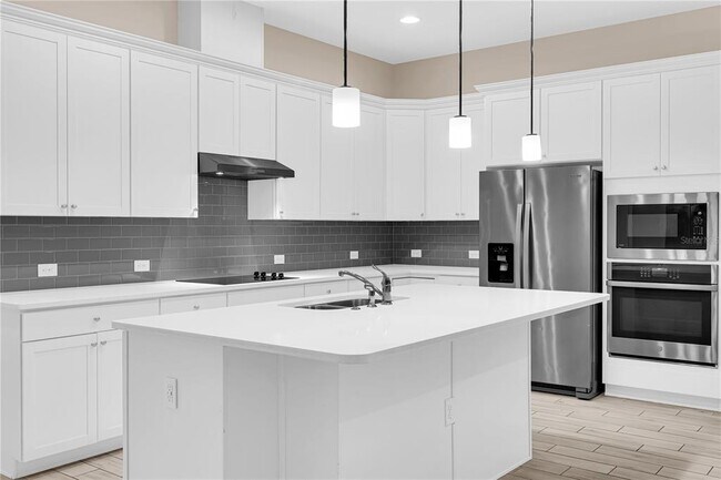 Building Photo - 16030 Micelli Dr