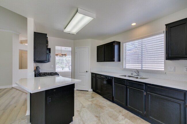 Building Photo - 434 Viewmont Dr