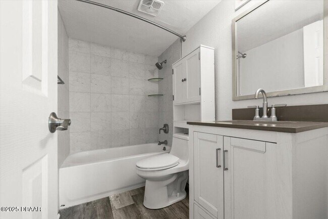 Building Photo - 411 N Halifax Ave