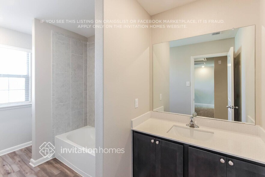 Building Photo - 3021 Chico Dr