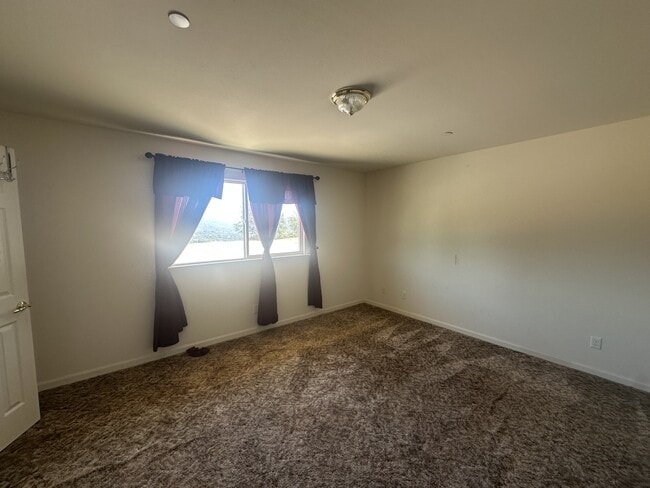 Building Photo - 43287 Lower Hilltop Ln