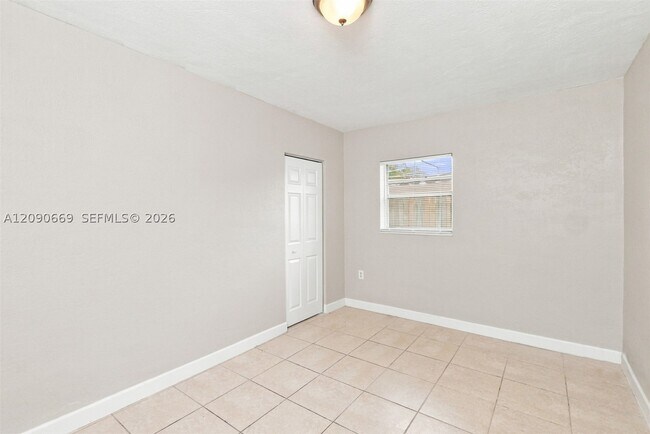 Building Photo - 3951 NW 173rd Terrace