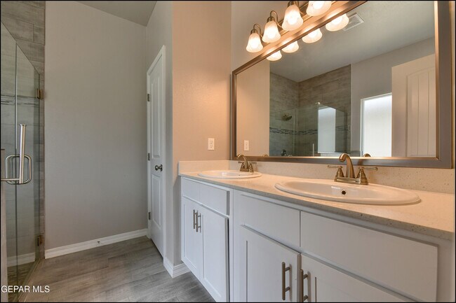 Building Photo - 917 Odle Pl
