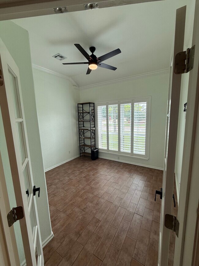 Building Photo - 1801 Sagewood Dr