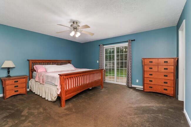 Building Photo - 1622 Iowa St