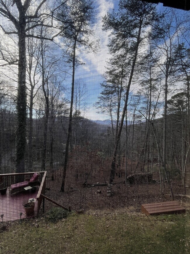 Building Photo - 51 Buck Spgs Acrs