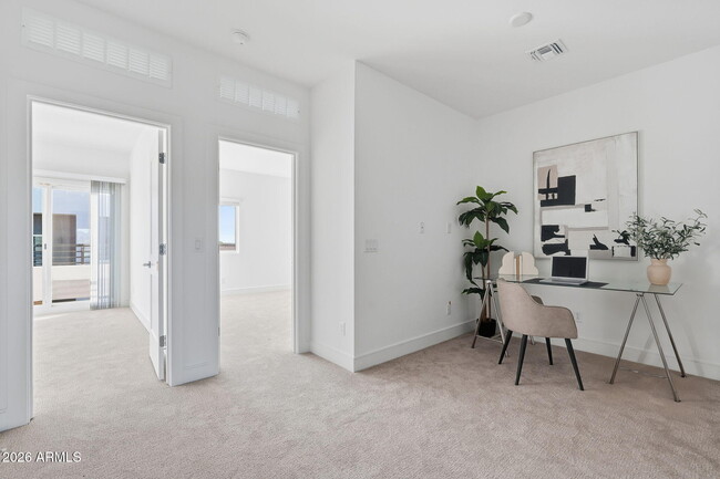 Building Photo - 8137 E Brown Rd