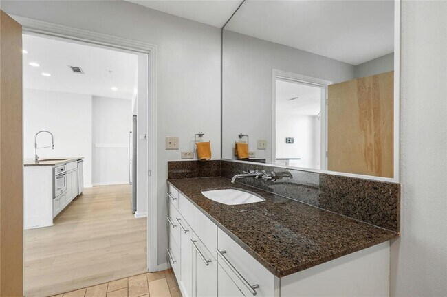 Building Photo - 1600 Barton Springs Rd