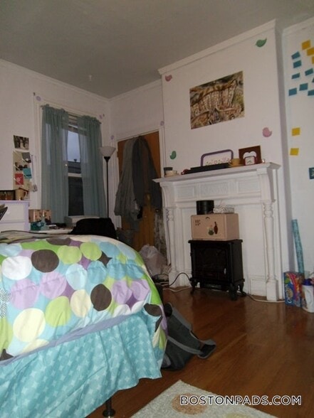 Building Photo - 35 Brookline St