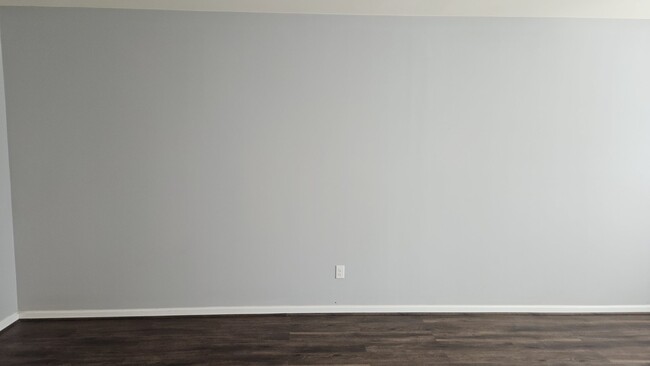 Building Photo - 607 N Atwater Dr