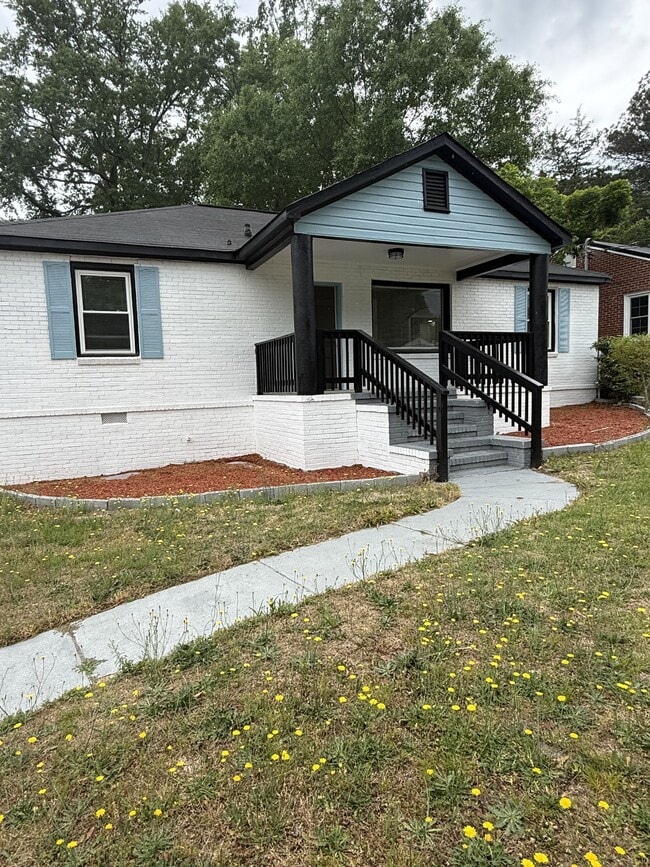Building Photo - 2822 E Wynnton Ln
