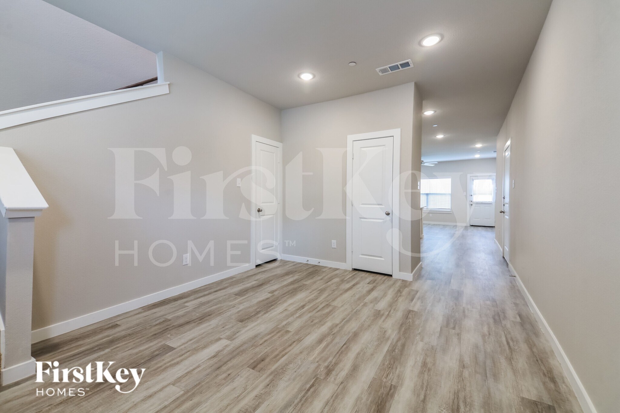 Building Photo - 324 Nima Ln