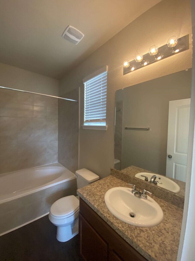 Building Photo - 5130 Wolgan Lake Ct
