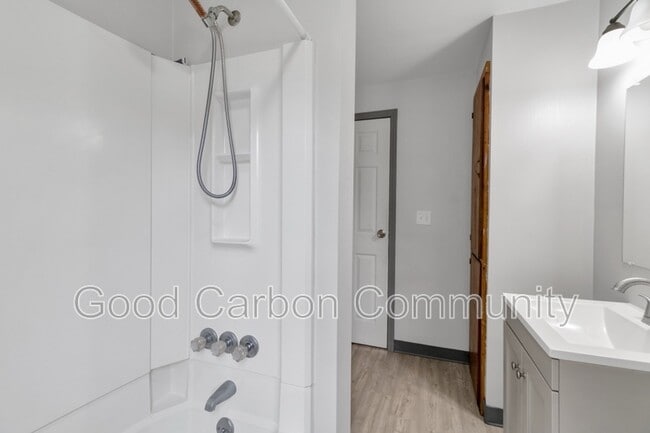 Building Photo - 48 Water St