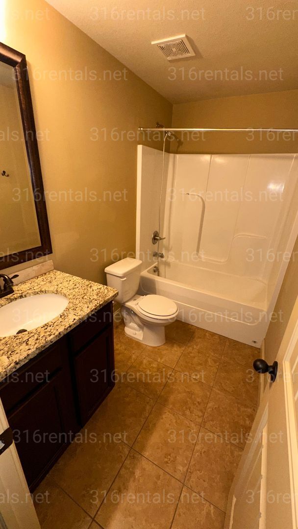 Building Photo - $1,850 - 4 bedroom / 3 bathrooms - Beautiful and Large Home! *COMING SOON*