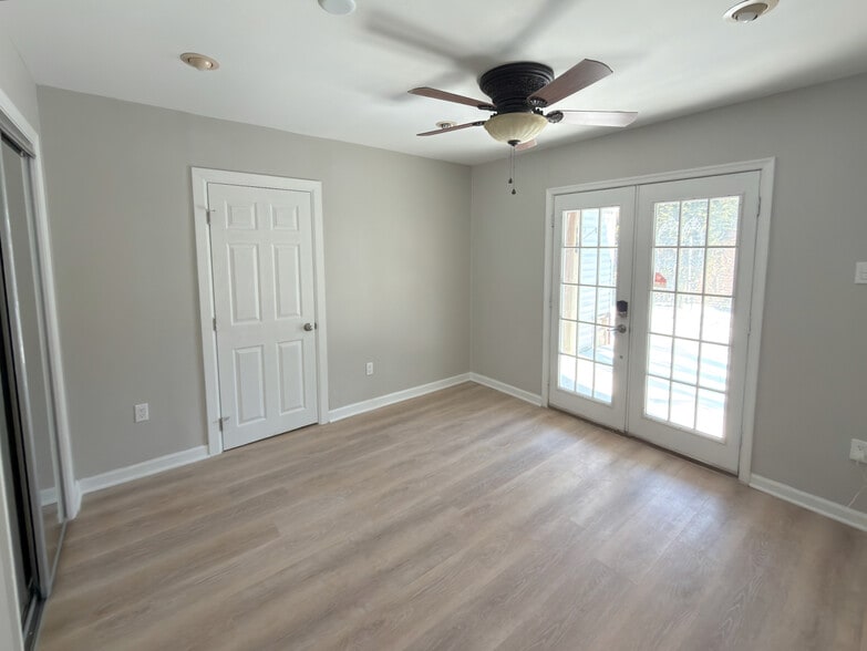 Building Photo - 4377 Pechin St