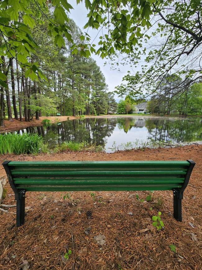 Building Photo - Chapel Hill / Bradford Place Condo AVAILABLE