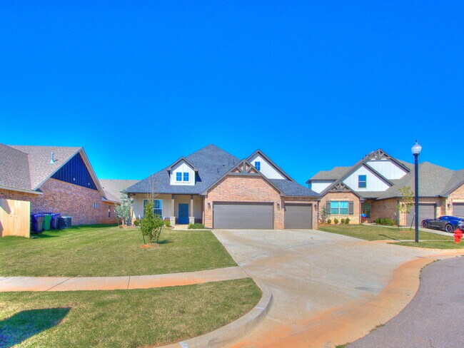 Primary Photo - 3201 Hayven Cir