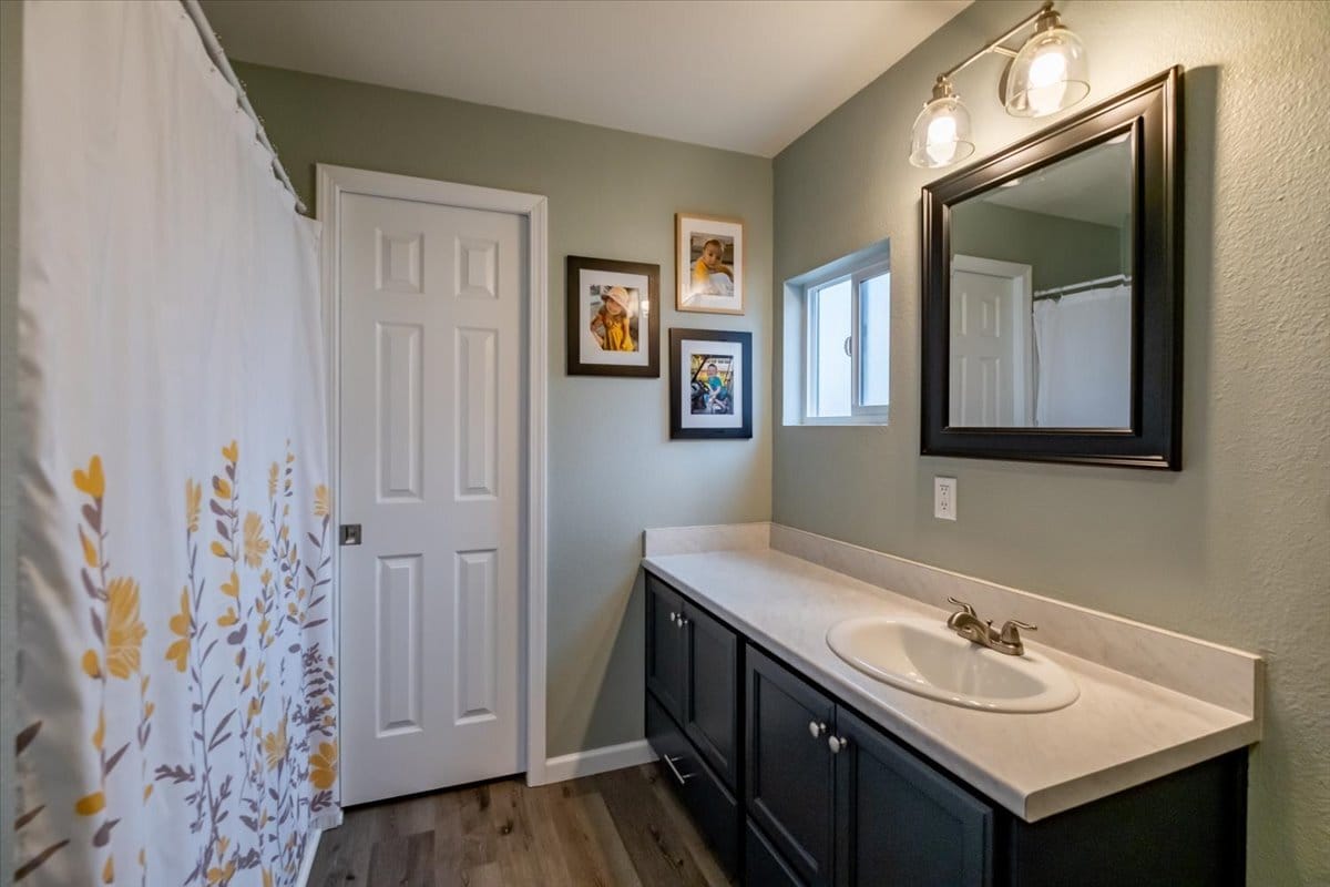 Building Photo - 365 S 15th St