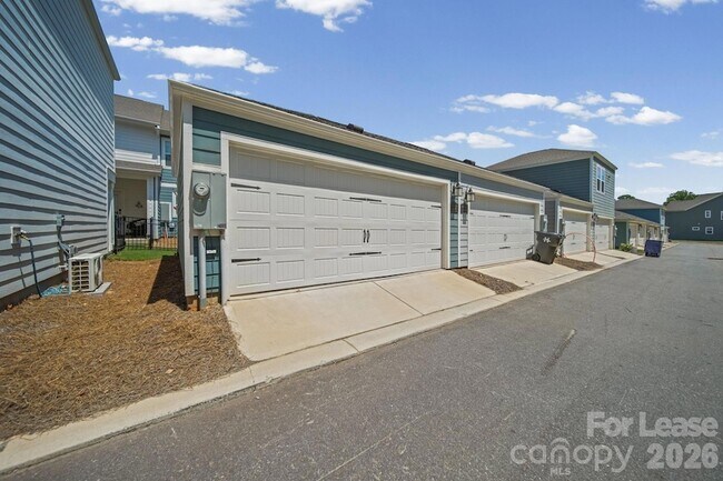 Building Photo - 10037 Mamillion Dr